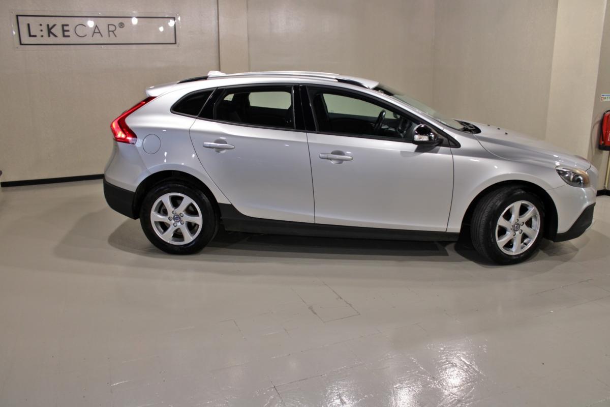 volvo-v40-cross-country-2016-diesel-1969cc