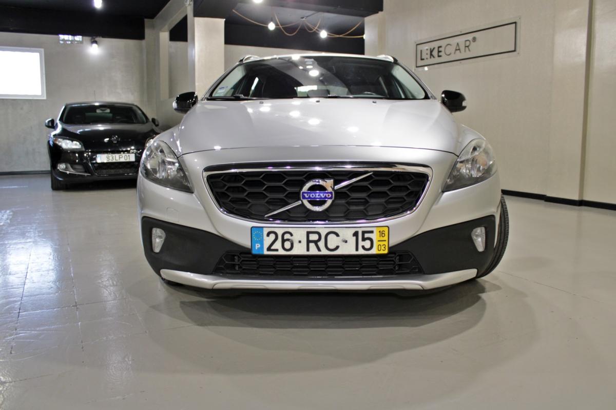 volvo-v40-cross-country-2016-diesel-1969cc