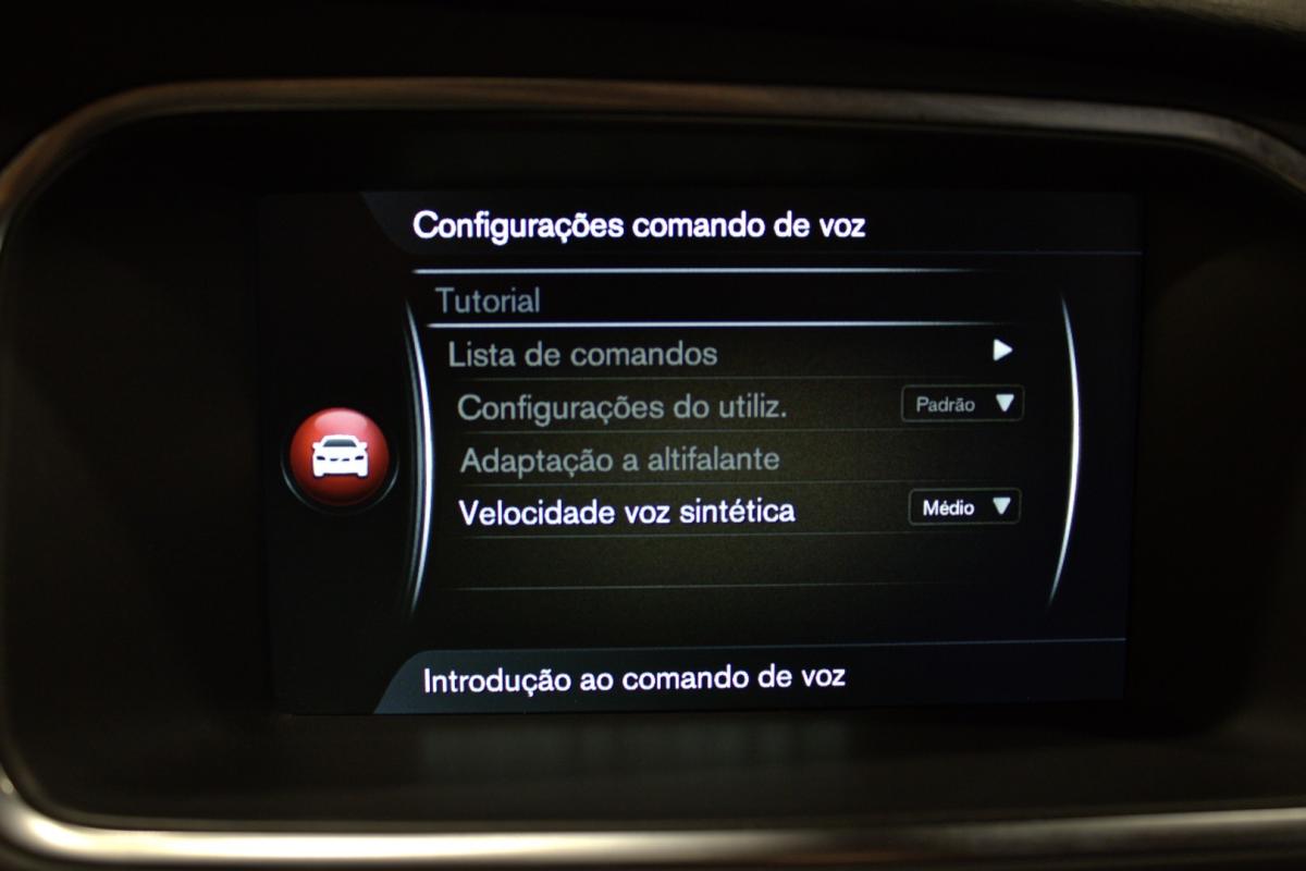 volvo-v40-cross-country-2016-diesel-1969cc
