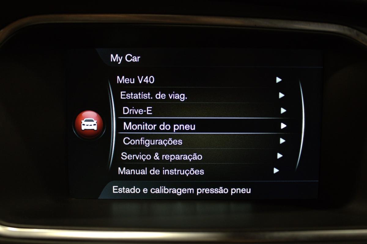 volvo-v40-cross-country-2016-diesel-1969cc