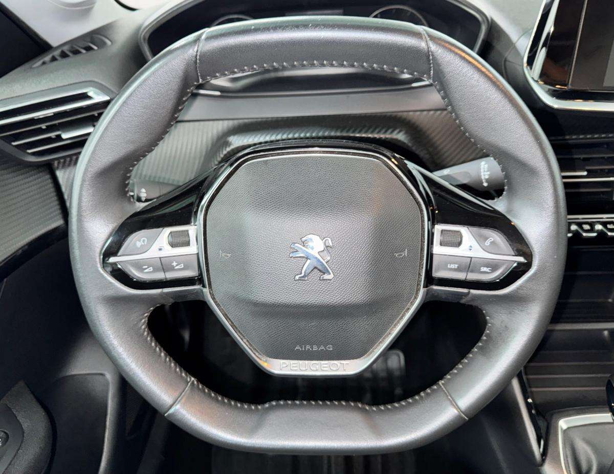 peugeot-208-2022-gasolina-1199cc