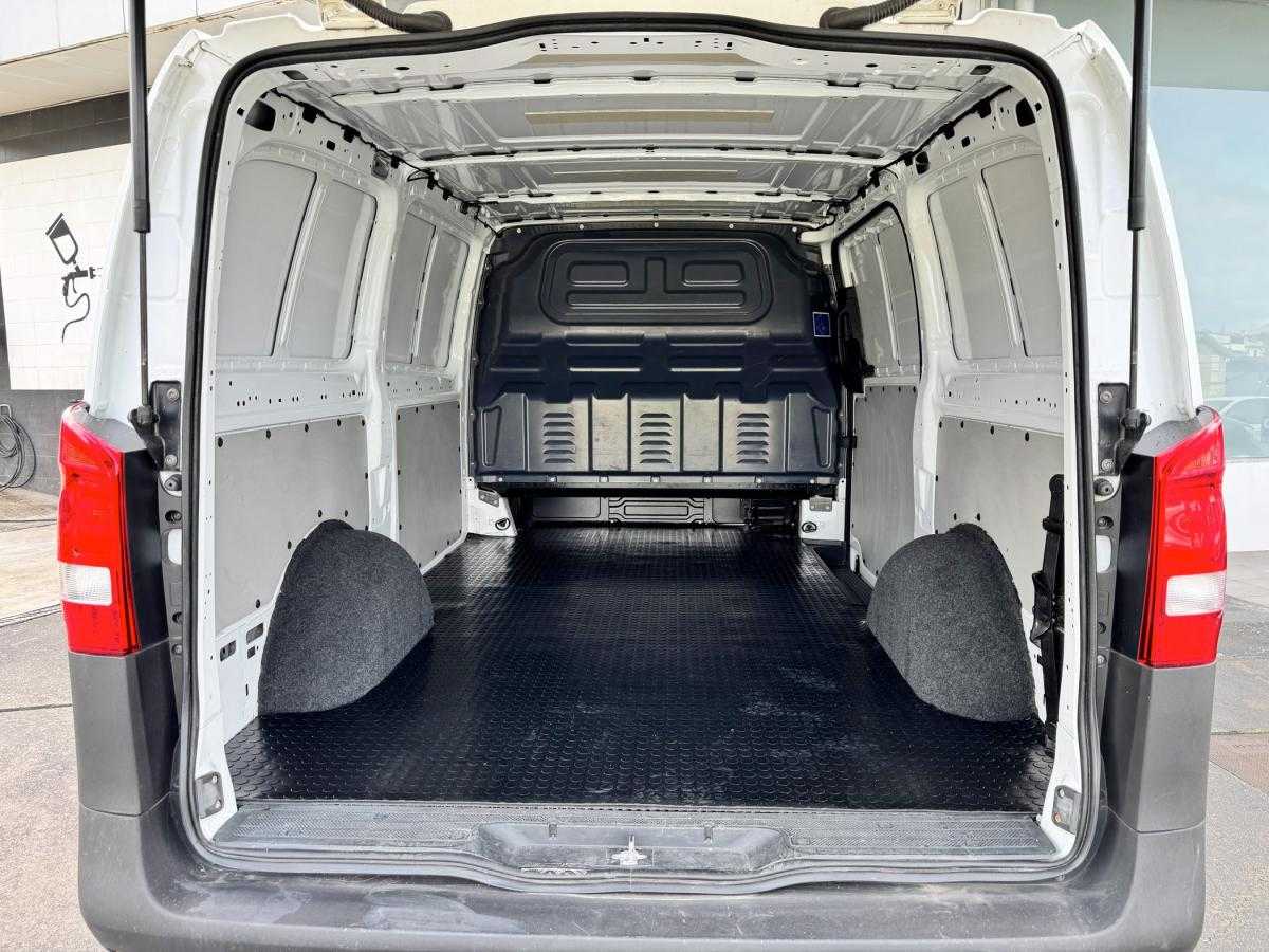 mercedes-benz-vito-2022-diesel-1950cc