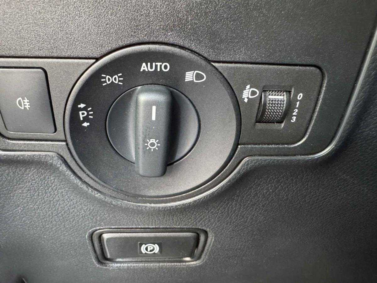 mercedes-benz-vito-2022-diesel-1950cc