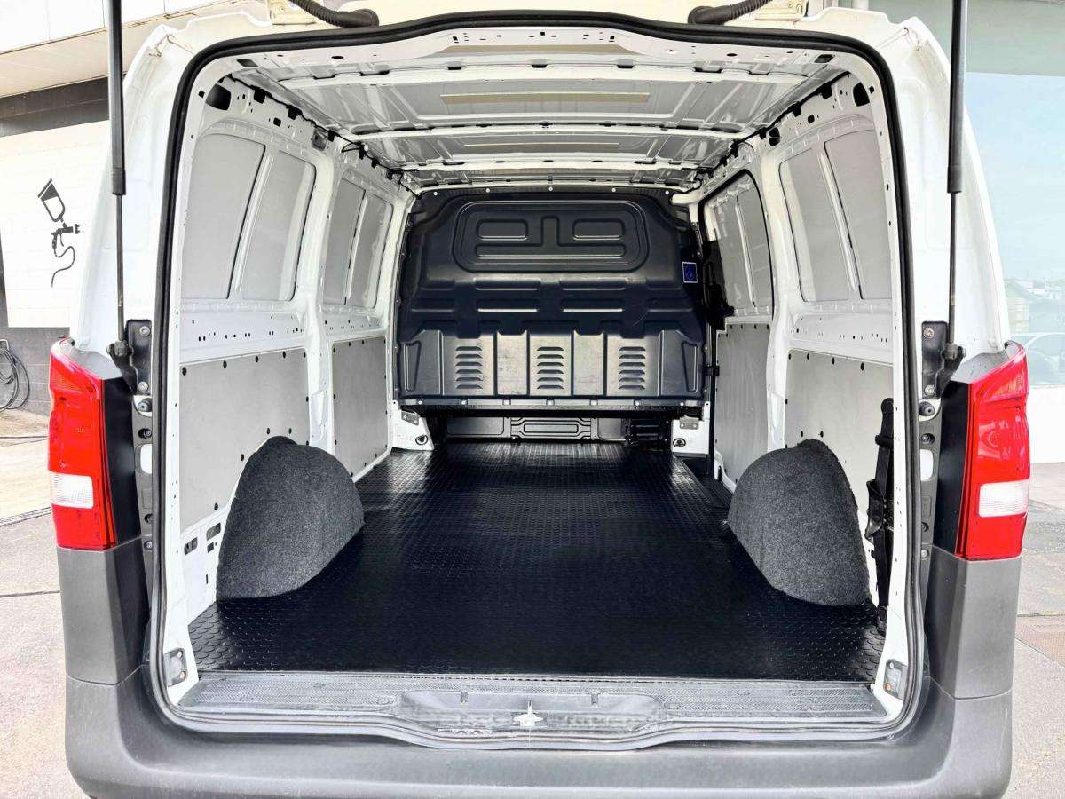 mercedes-benz-vito-2022-diesel-1950cc