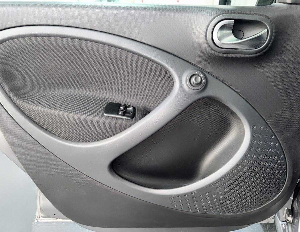 smart-forfour-2018-gasolina-898cc