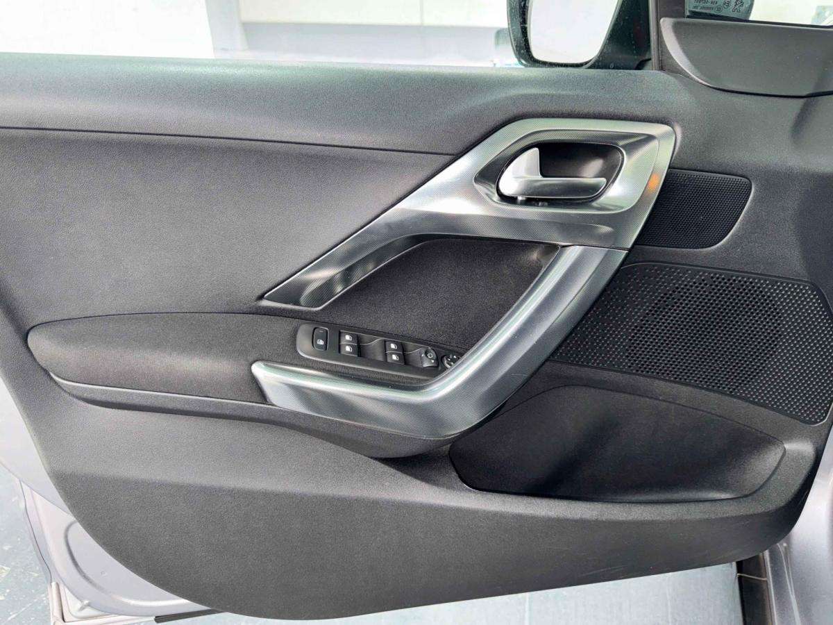 peugeot-2008-2016-gasolina-1199cc