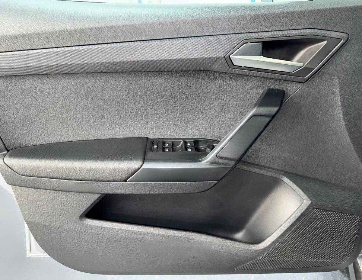seat-arona-2023-gasolina-999cc