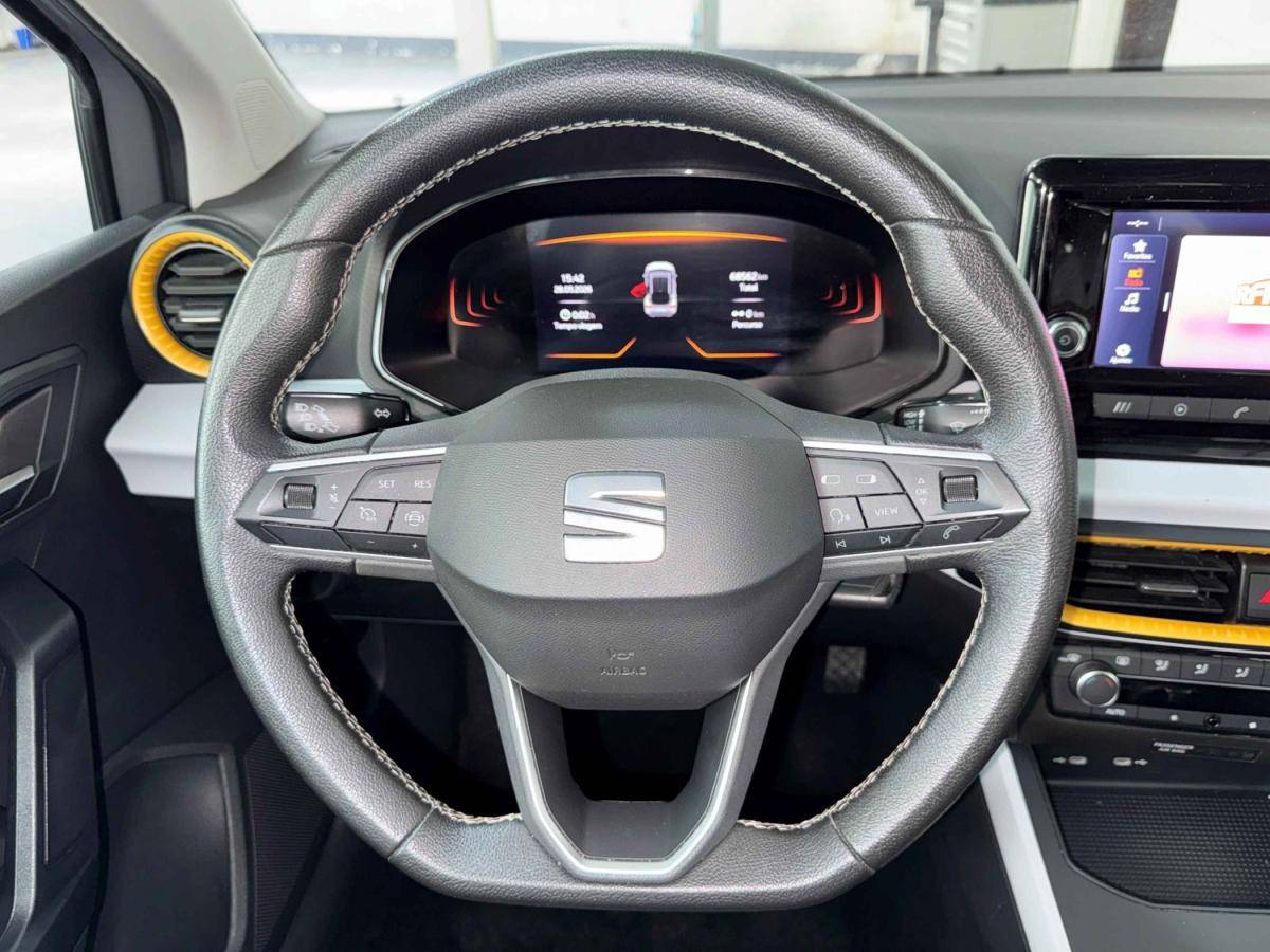 seat-arona-2023-gasolina-999cc