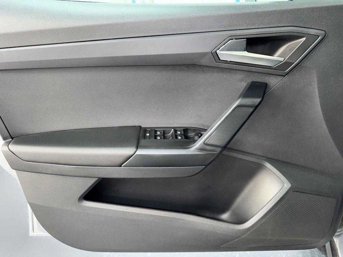 seat-arona-2023-gasolina-999cc
