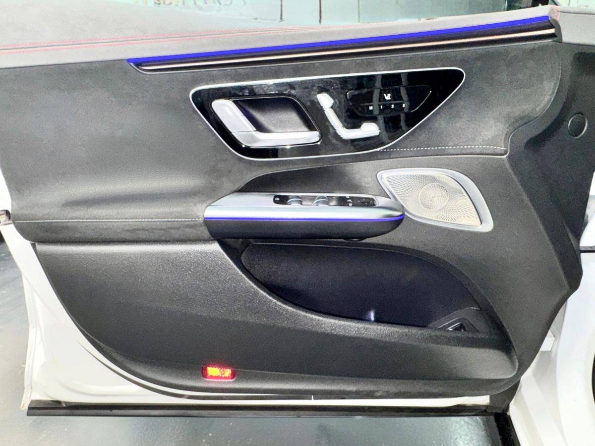 mercedes-benz-eqe-2022-eletrico-500cc