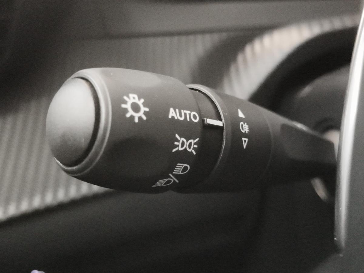 peugeot-208-2025-gasolina-1199cc
