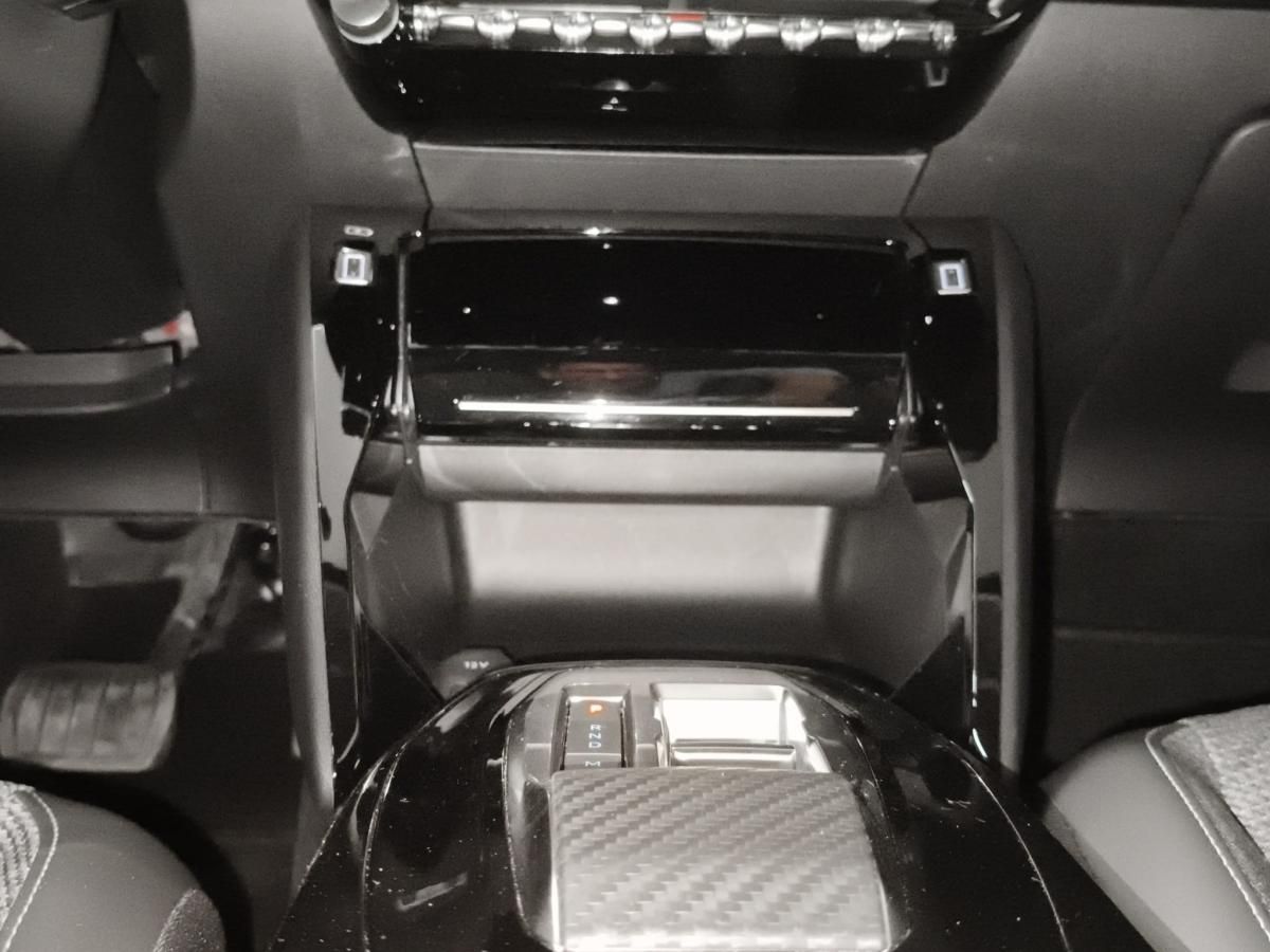 peugeot-208-2025-gasolina-1199cc