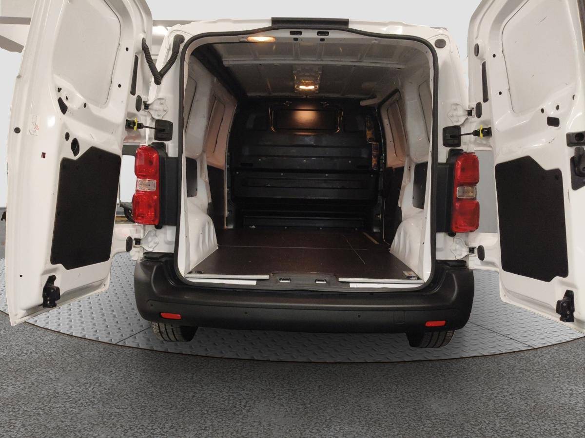 citroen-jumpy-2022-diesel-1499cc