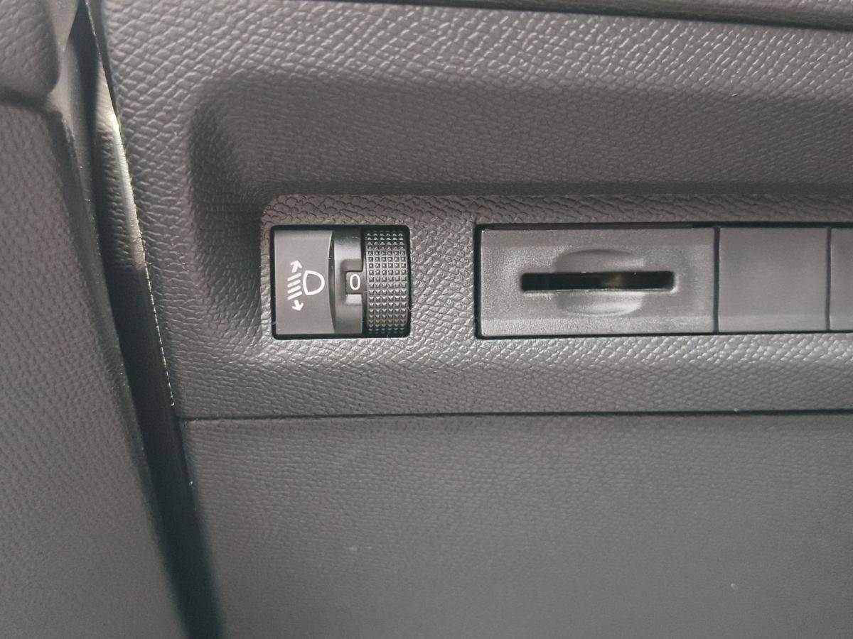 peugeot-308-sw-2024-diesel-1499cc