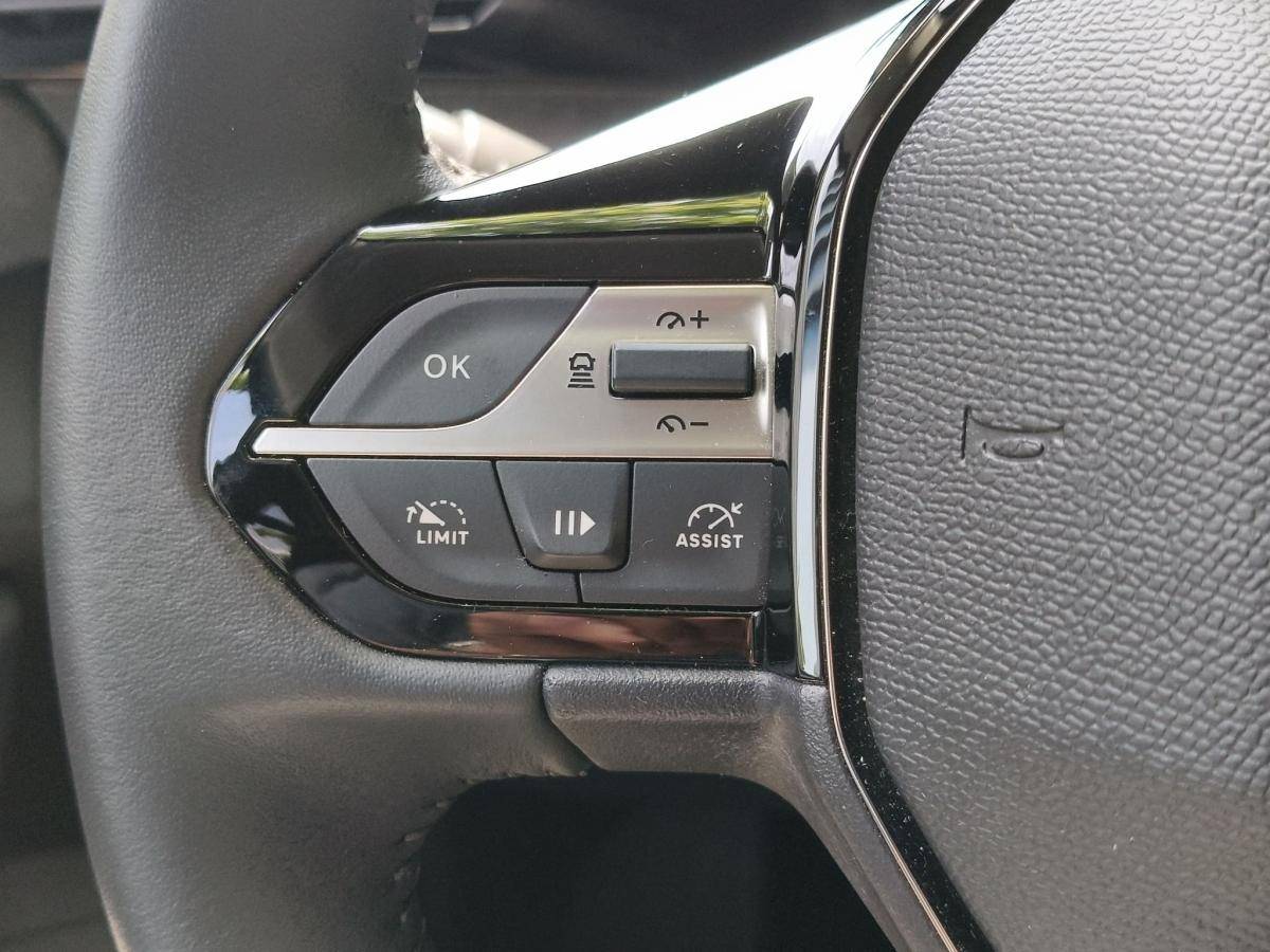 peugeot-308-sw-2024-diesel-1499cc