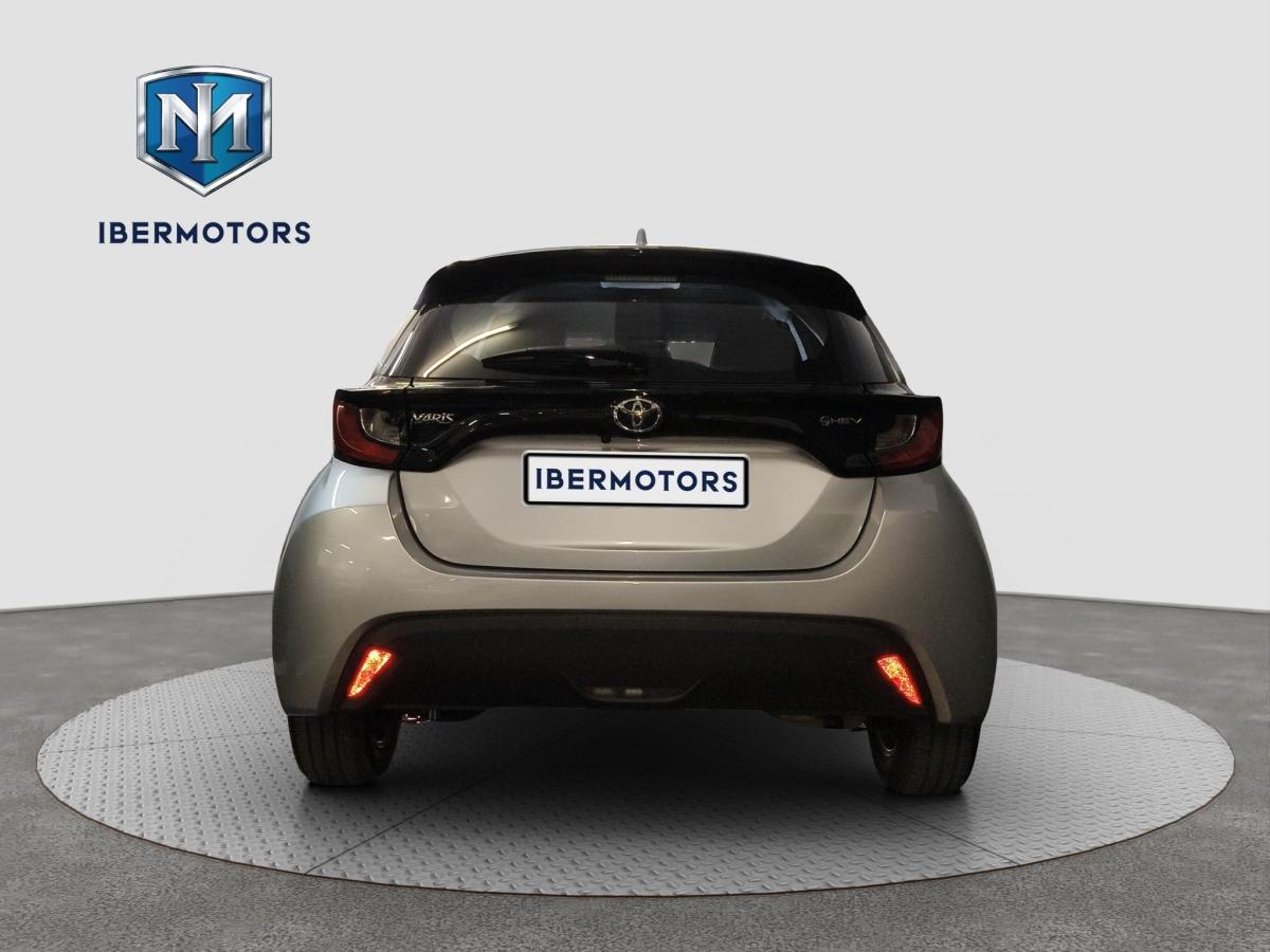 toyota-yaris-2024-hibrido-a-gasolina-1490cc