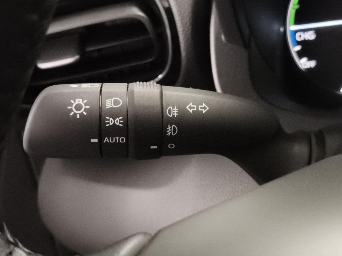 toyota-yaris-2024-hibrido-a-gasolina-1490cc