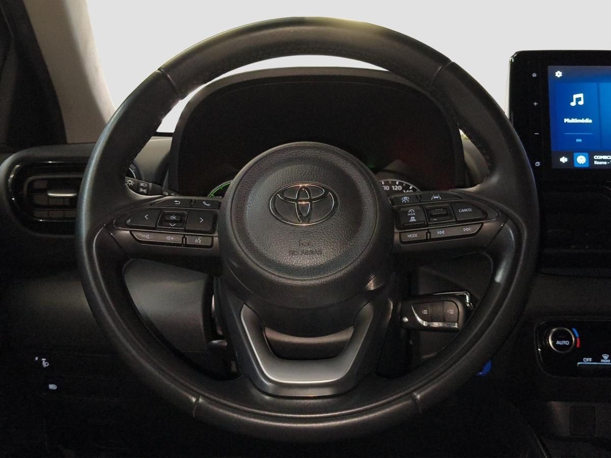 toyota-yaris-2024-hibrido-a-gasolina-1490cc