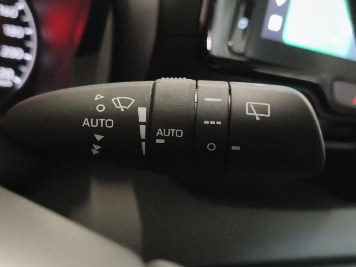 toyota-yaris-2024-hibrido-a-gasolina-1490cc