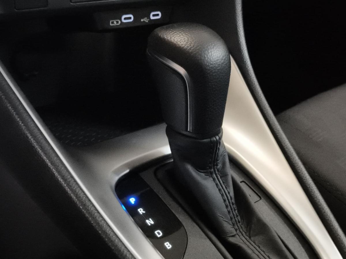 toyota-yaris-2024-hibrido-a-gasolina-1490cc