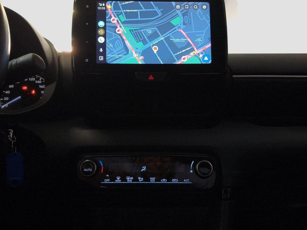 toyota-yaris-2024-hibrido-a-gasolina-1490cc