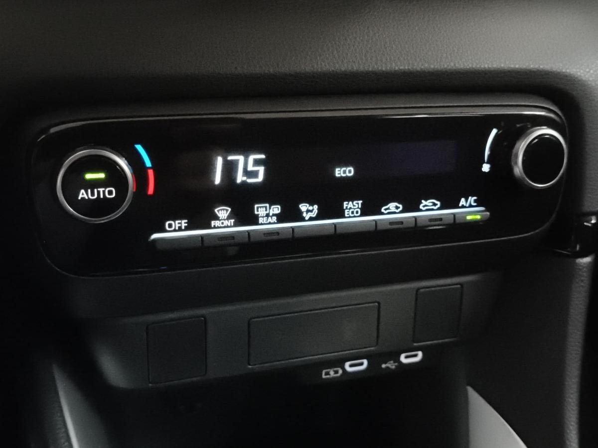 toyota-yaris-2024-hibrido-a-gasolina-1490cc