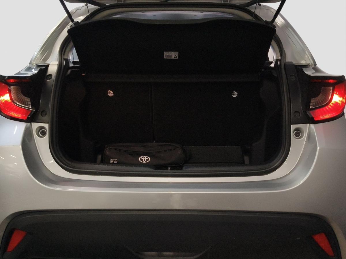 toyota-yaris-2024-hibrido-a-gasolina-1490cc