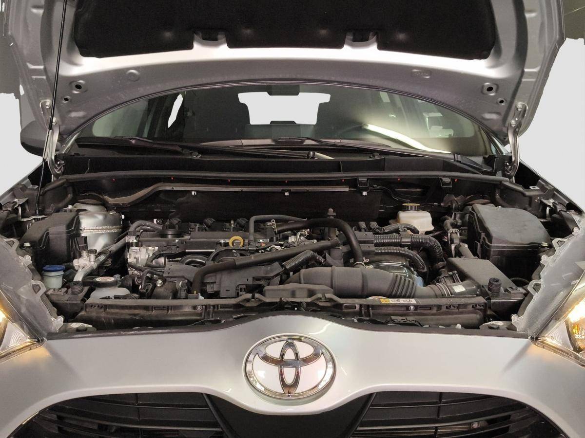 toyota-yaris-2024-hibrido-a-gasolina-1490cc