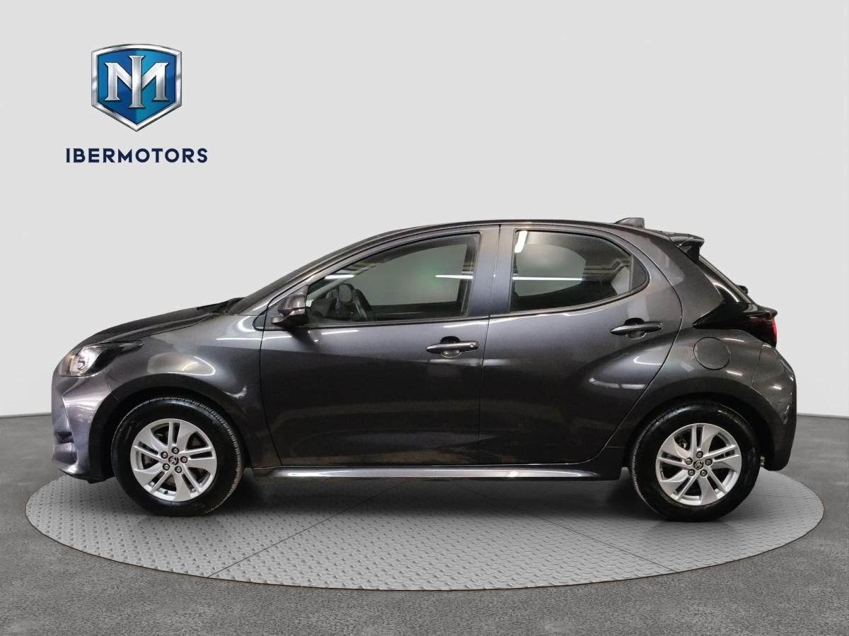 toyota-yaris-2024-hibrido-a-gasolina-1490cc