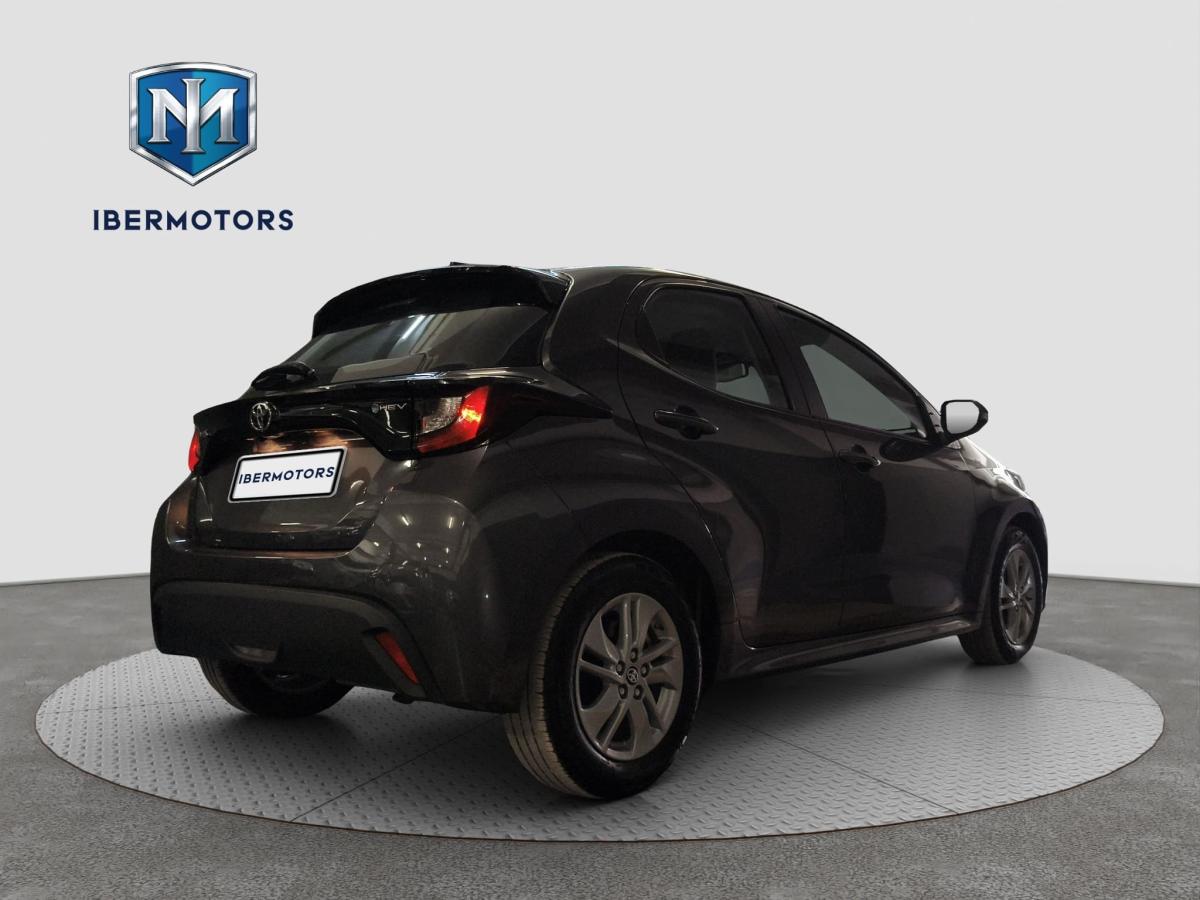 toyota-yaris-2024-hibrido-a-gasolina-1490cc