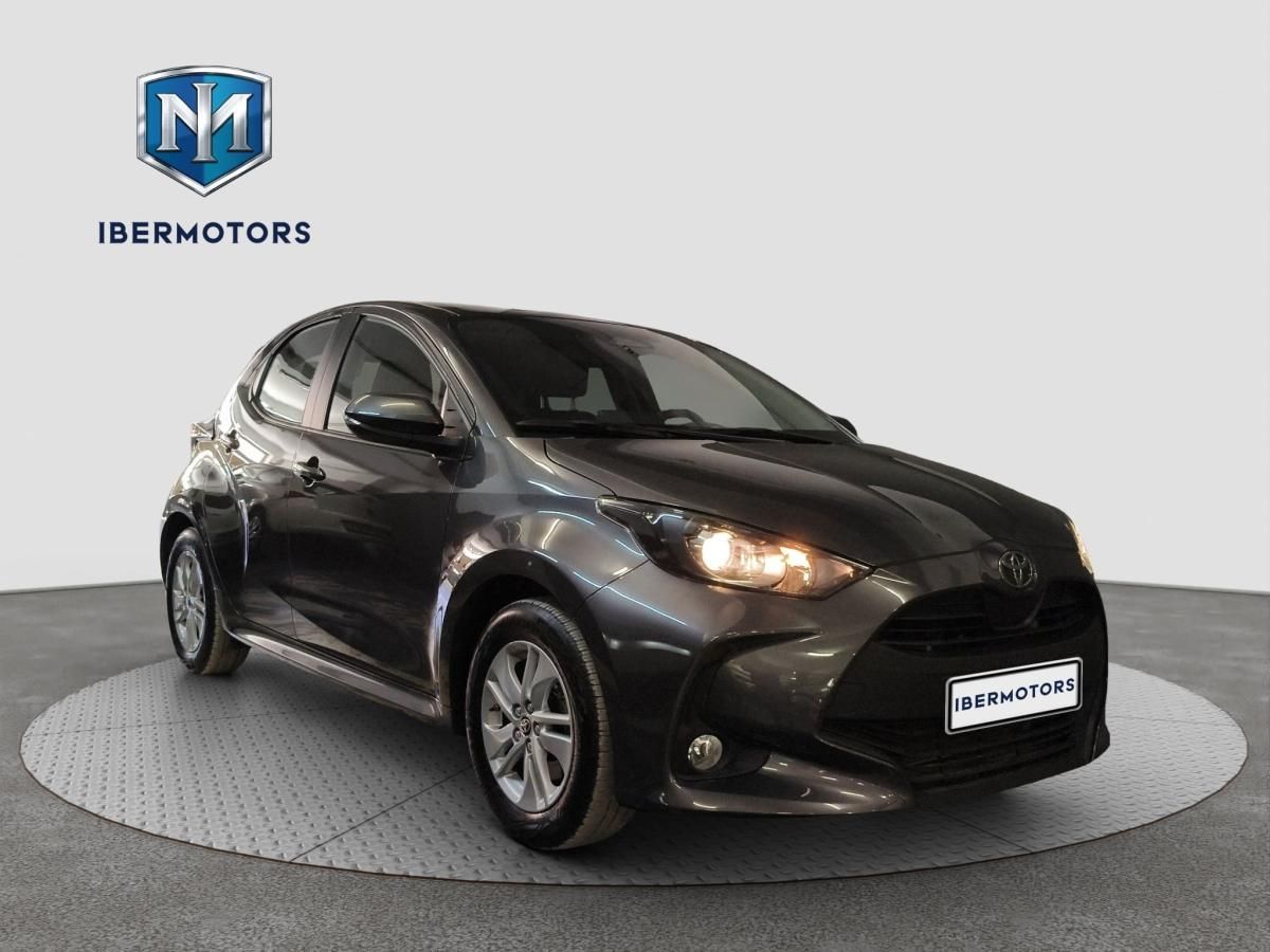 toyota-yaris-2024-hibrido-a-gasolina-1490cc