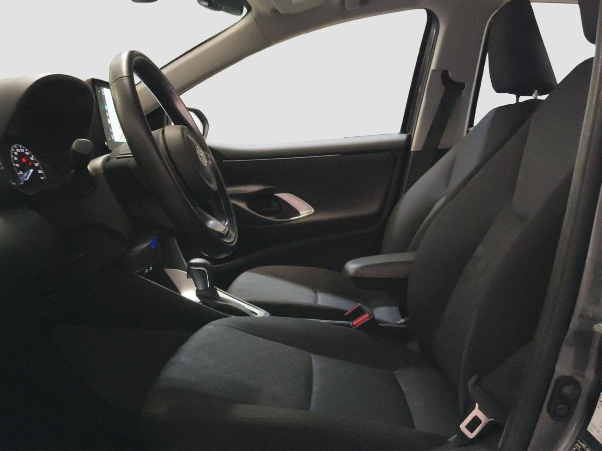 toyota-yaris-2024-hibrido-a-gasolina-1490cc