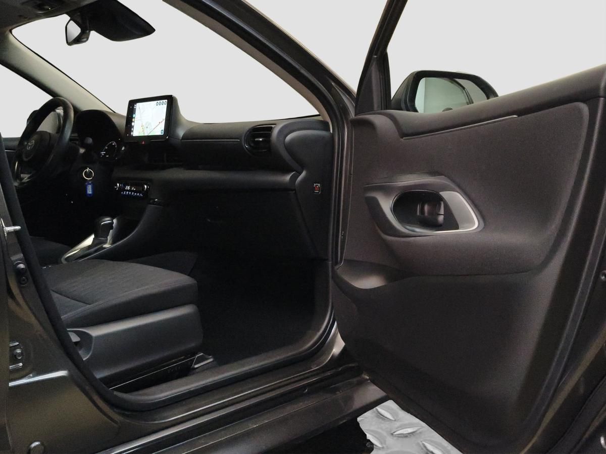 toyota-yaris-2024-hibrido-a-gasolina-1490cc