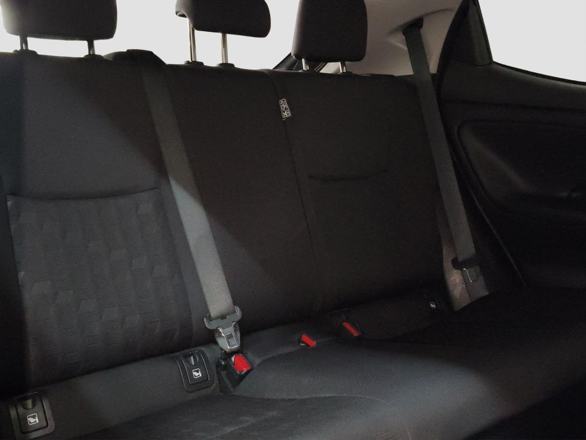 toyota-yaris-2024-hibrido-a-gasolina-1490cc