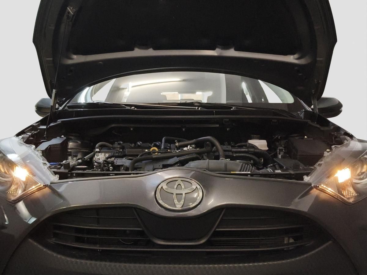 toyota-yaris-2024-hibrido-a-gasolina-1490cc