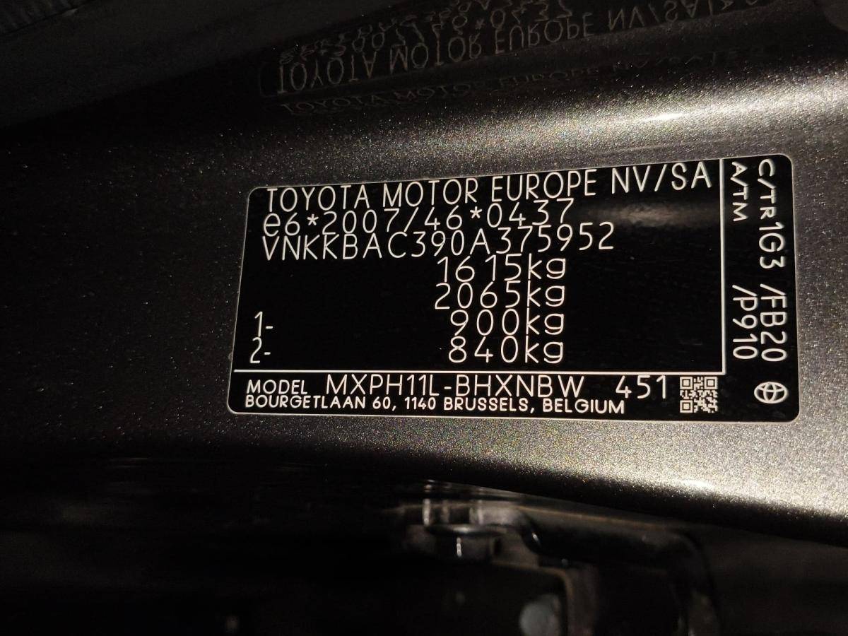 toyota-yaris-2024-hibrido-a-gasolina-1490cc