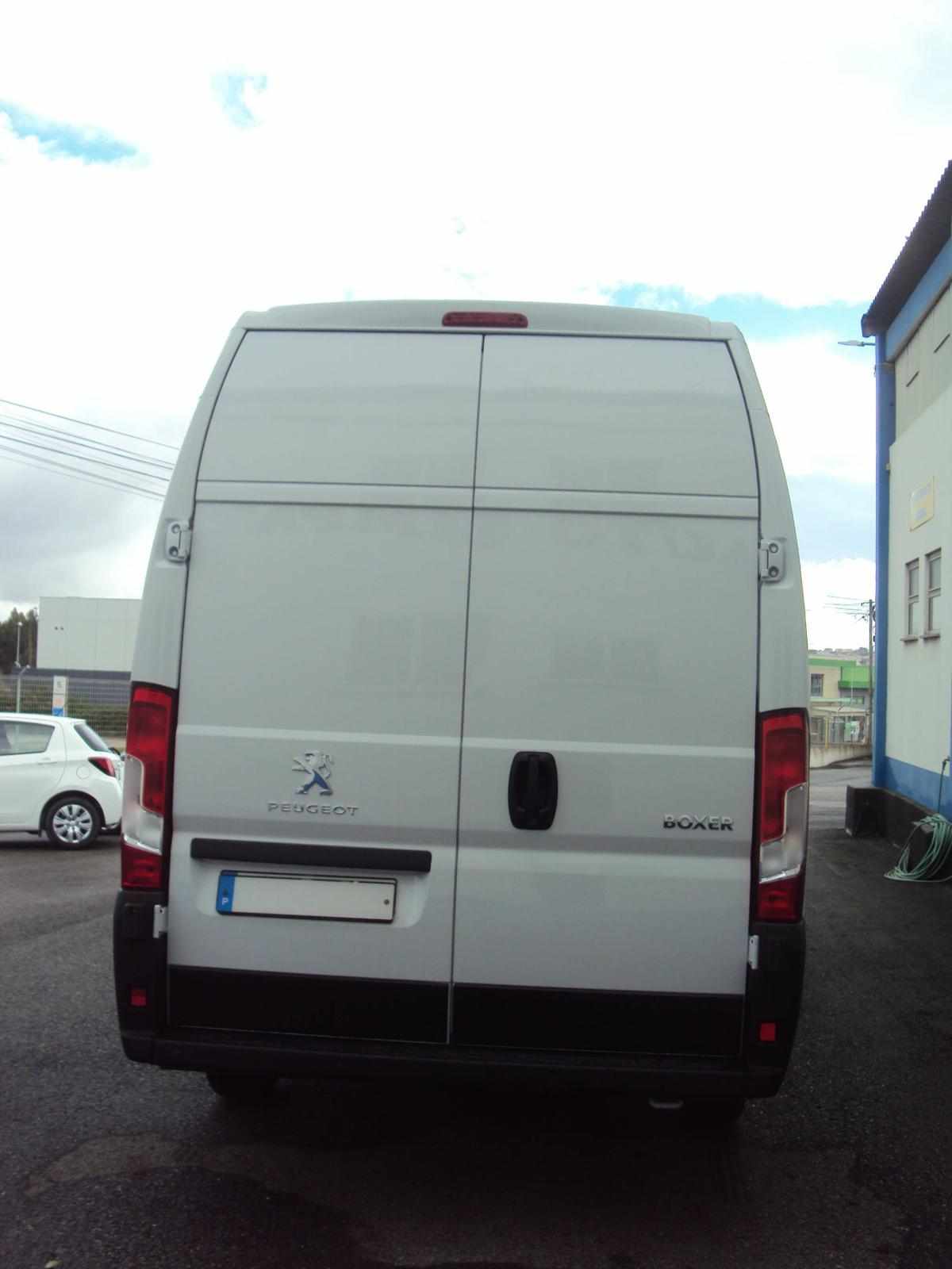 peugeot-boxer-2-2-bluehhdi-4x4-2023-diesel-2179cc