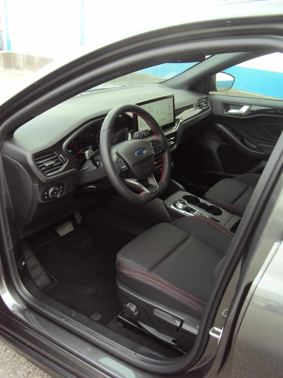 ford-focus-2023-diesel-1499cc