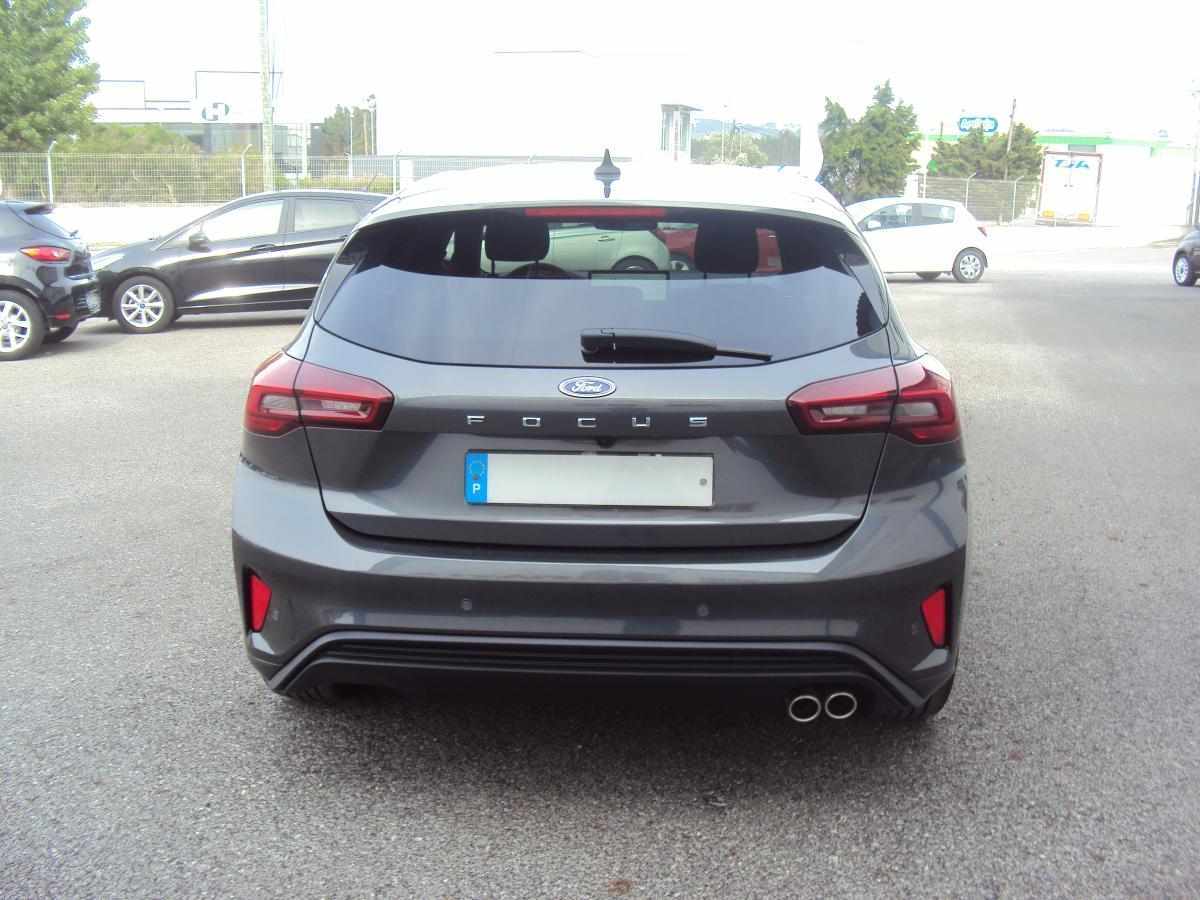 ford-focus-2023-diesel-1499cc