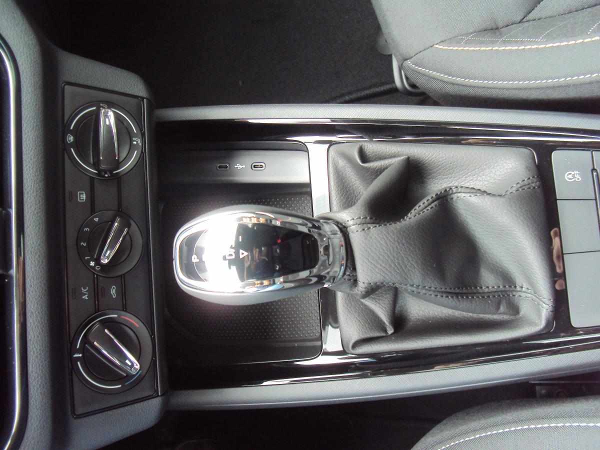 skoda-scala-1-0-tsi-2024-gasolina-999cc