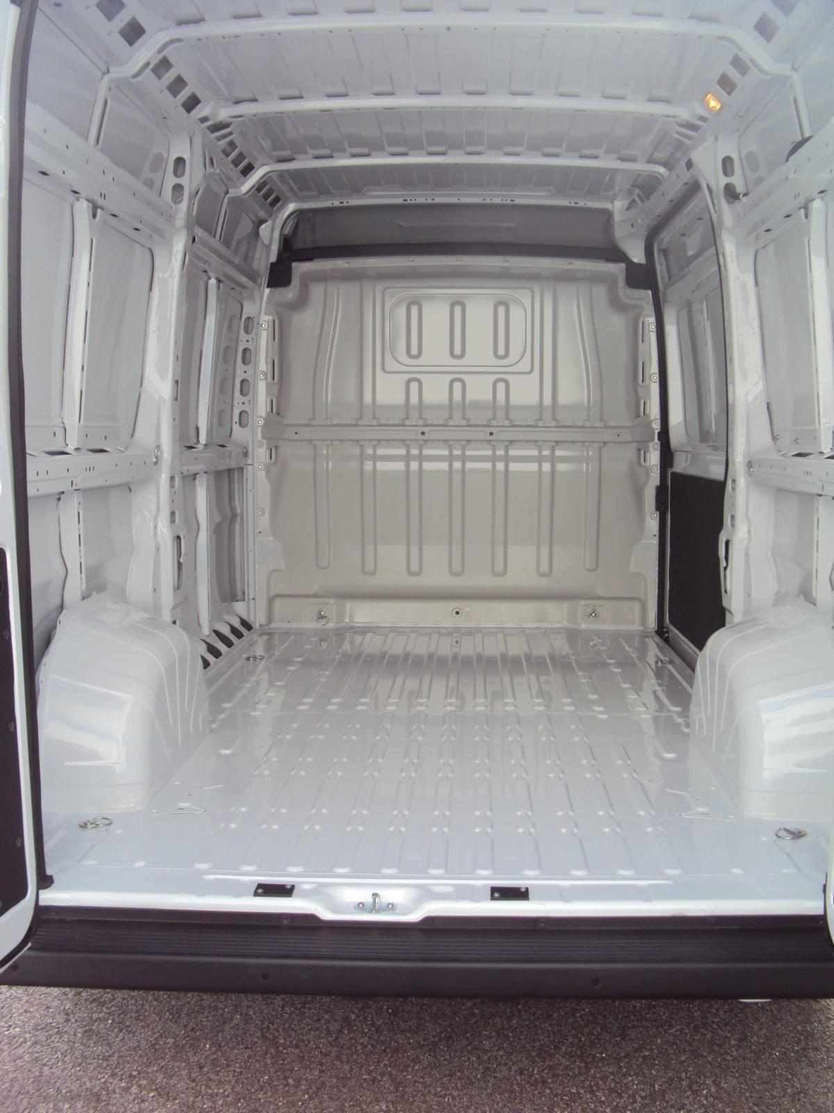 citroen-jumper-2-2-bluehdi-2024-diesel-2179cc