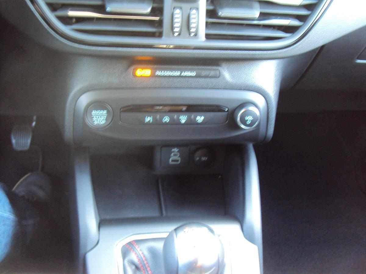 ford-focus-2022-diesel-1499cc