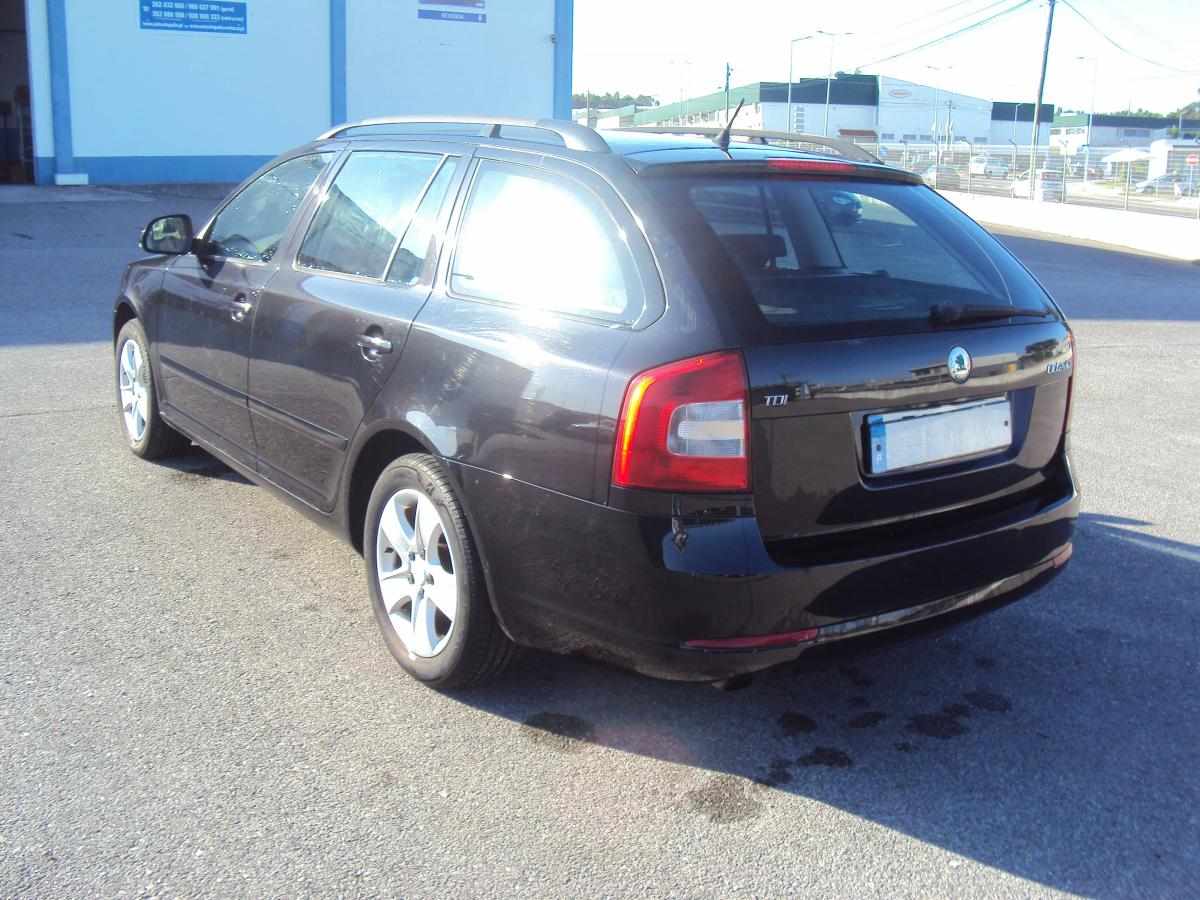 skoda-octavia-1-6-tdi-2011-diesel-1598cc