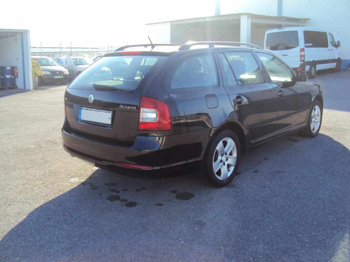 skoda-octavia-1-6-tdi-2011-diesel-1598cc
