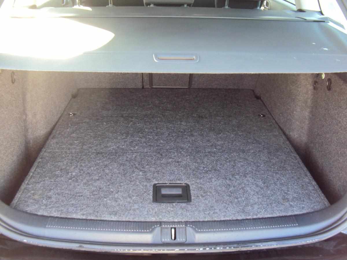 skoda-octavia-1-6-tdi-2011-diesel-1598cc