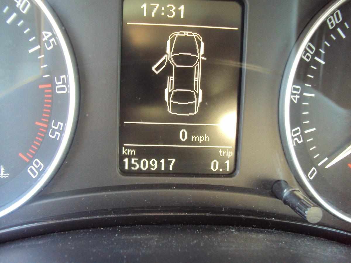 skoda-octavia-1-6-tdi-2011-diesel-1598cc
