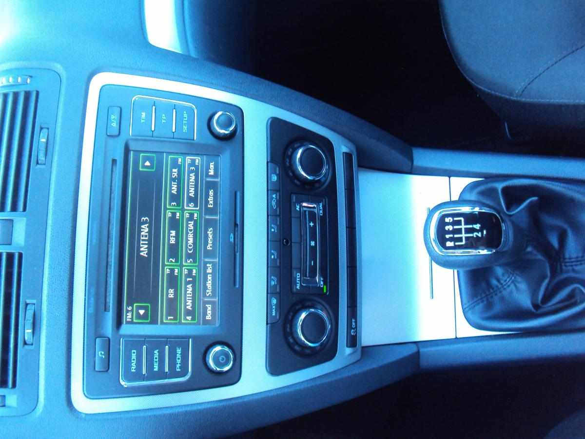 skoda-octavia-1-6-tdi-2011-diesel-1598cc