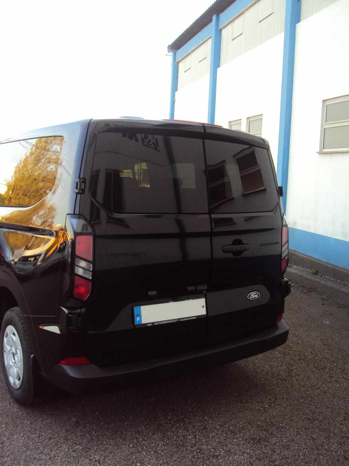 ford-tourneo-custom-2024-diesel-1996cc