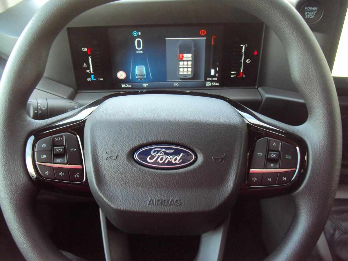 ford-tourneo-custom-2024-diesel-1996cc