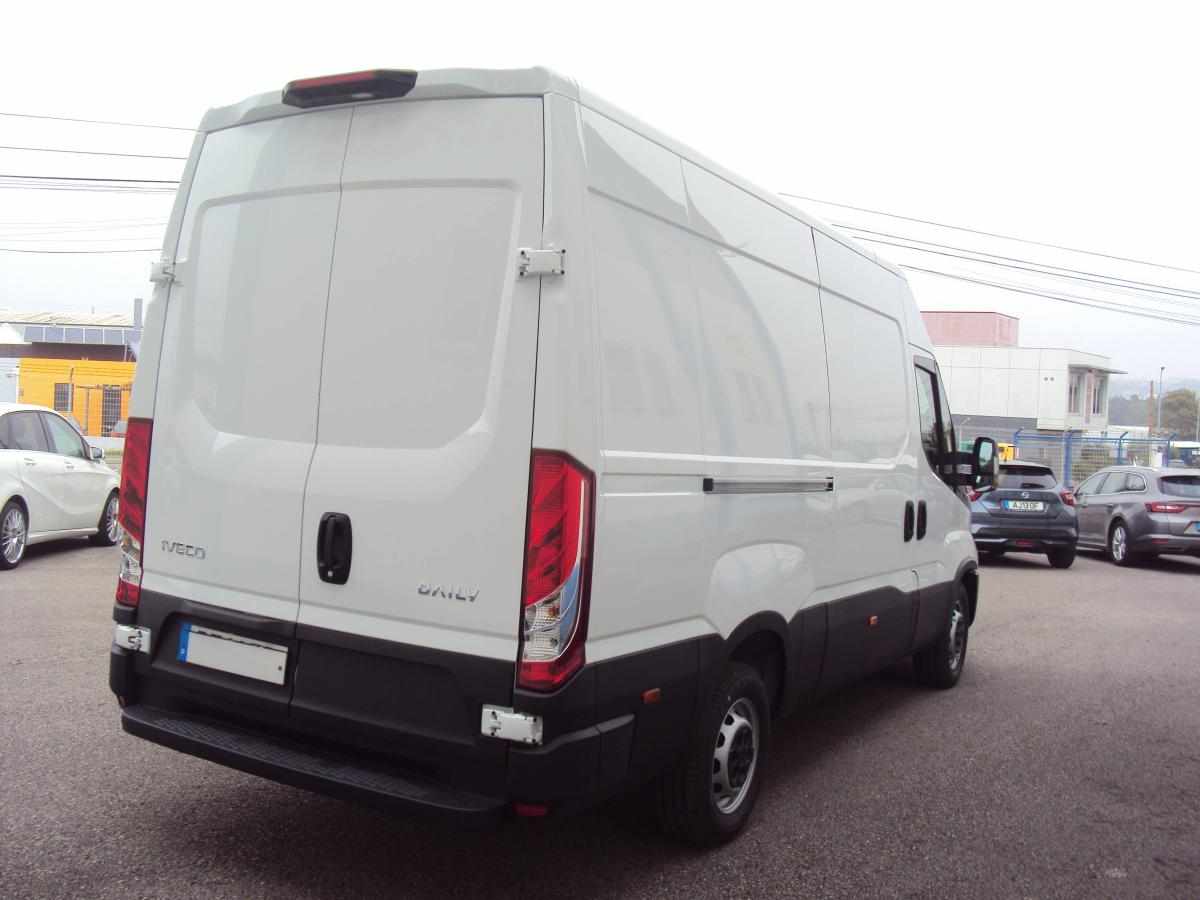 iveco-daily-2-3-156cv-2025-diesel-2287cc